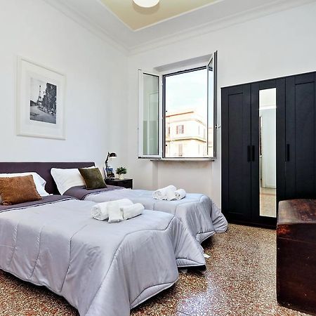 Piazza Capponi Apartment Рим Екстериор снимка