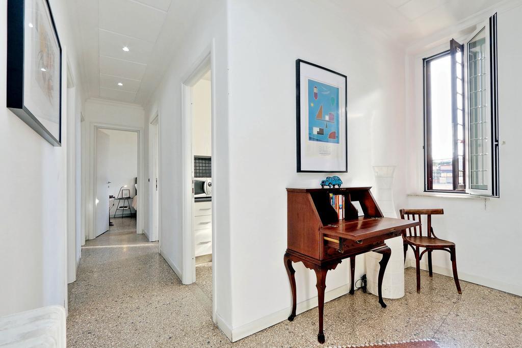 Piazza Capponi Apartment Рим Екстериор снимка