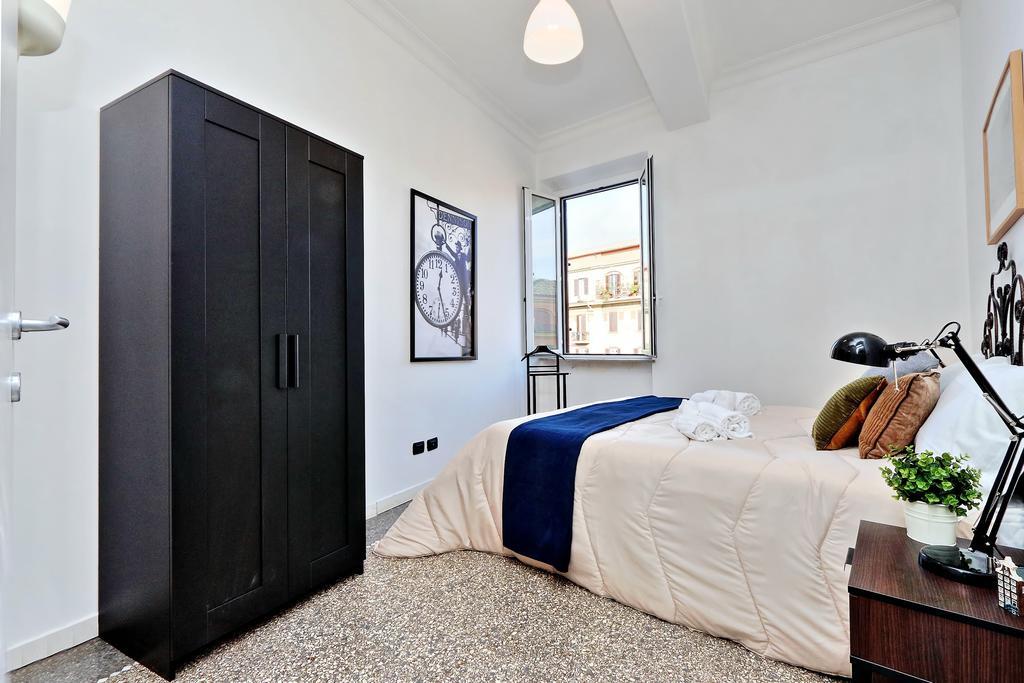 Piazza Capponi Apartment Рим Екстериор снимка